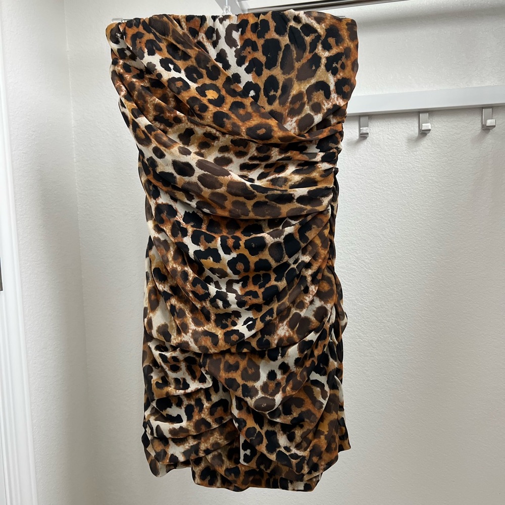 Leopard strapless dress